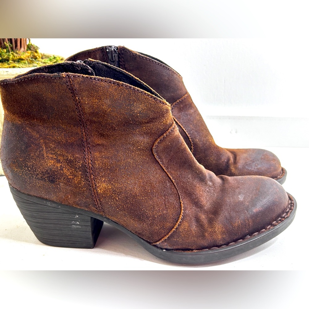 BORN Women’s Leather Boots Brown Distressed Soft Bootie Ankle Size 7 1/2
